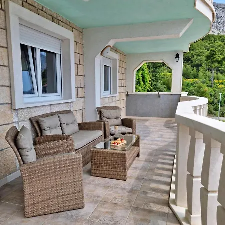 Διαμέρισμα Dama *